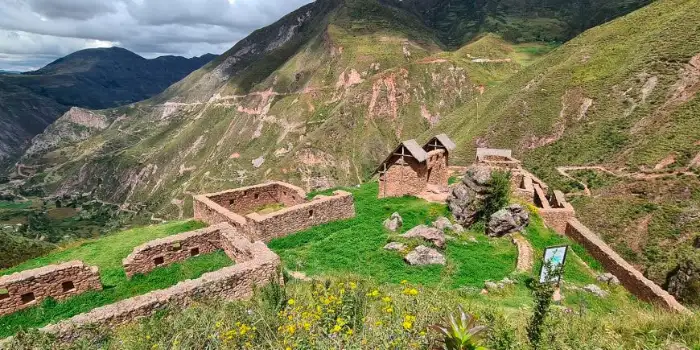 Sitio Arqueológico Inka Raqay